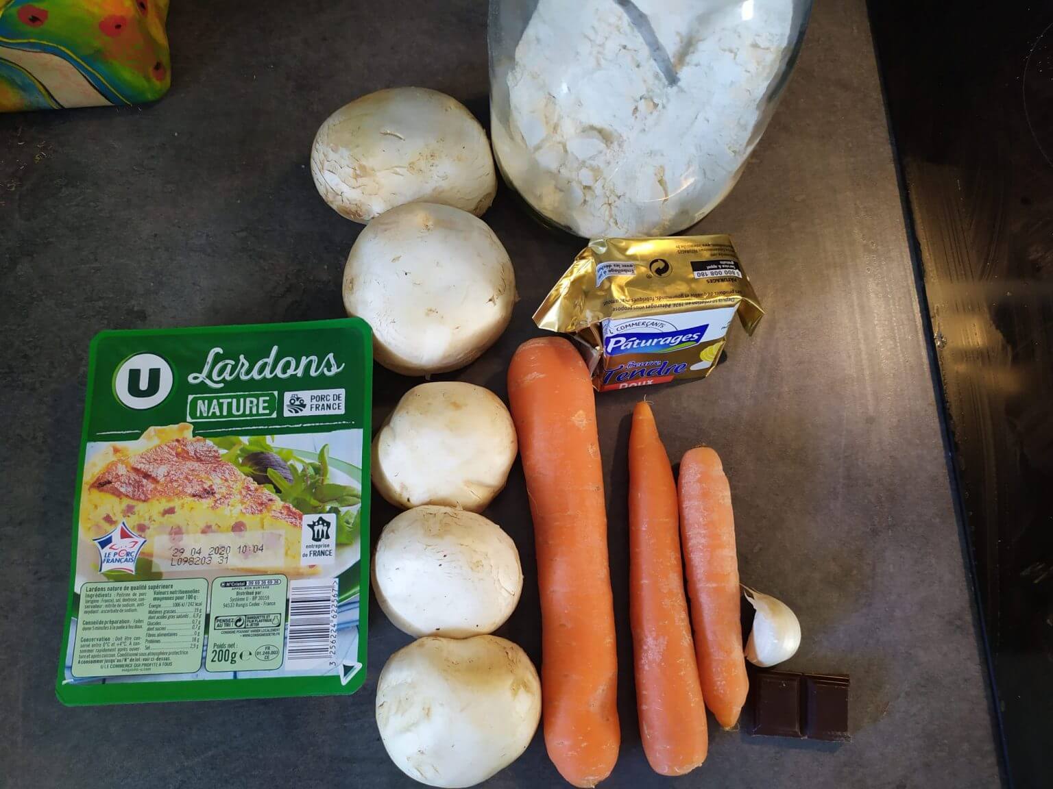 Les ingrédients pour la sauce du boeuf bourguignon Lycée des Métiers